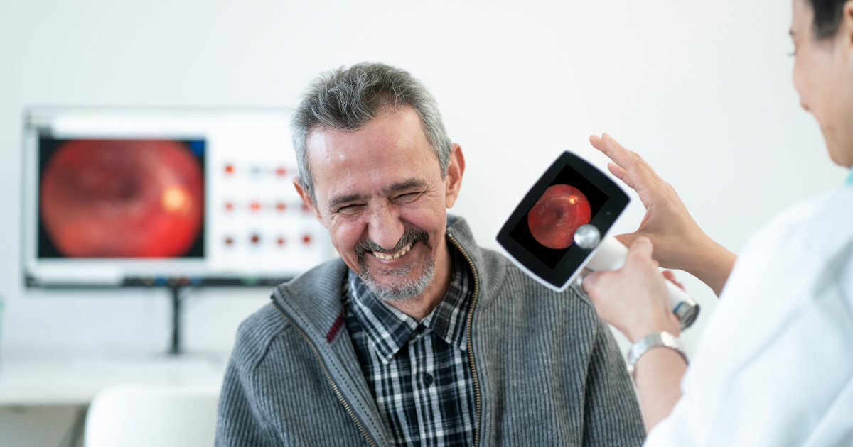 fundus image on camera display and computer screen